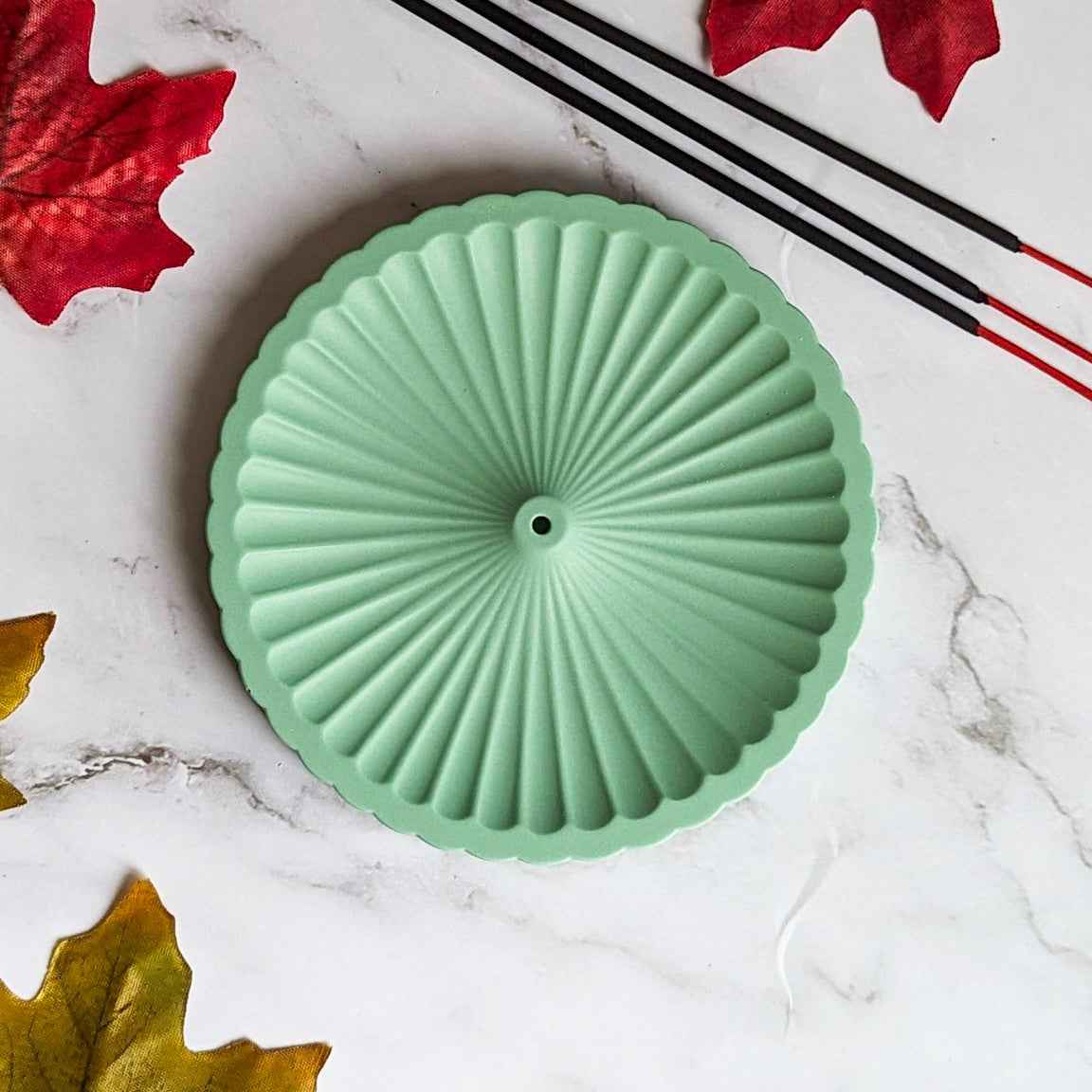 حامل أعواد بخور دائري